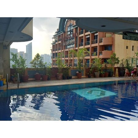 Capital O 914 Makati Palace Hotel Makati City Екстер'єр фото