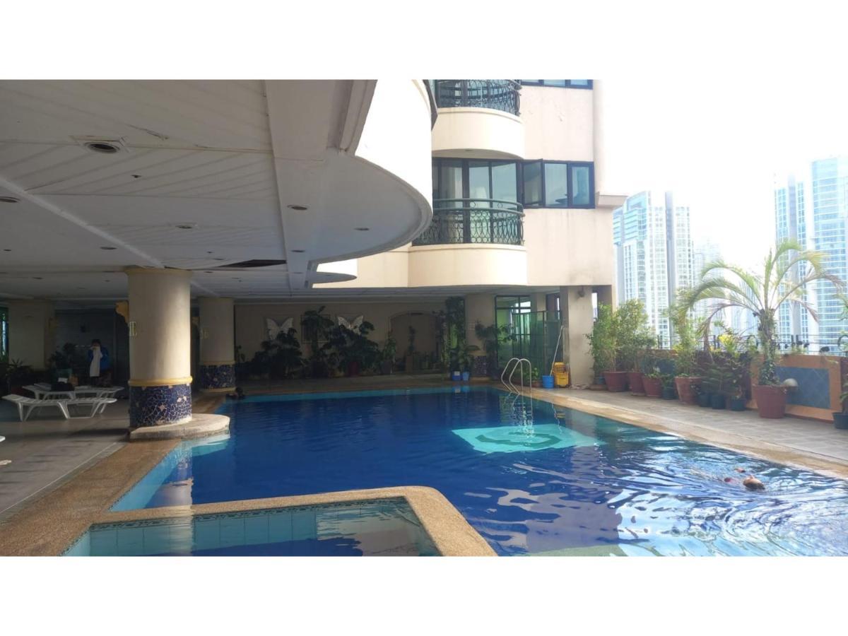 Capital O 914 Makati Palace Hotel Makati City Екстер'єр фото